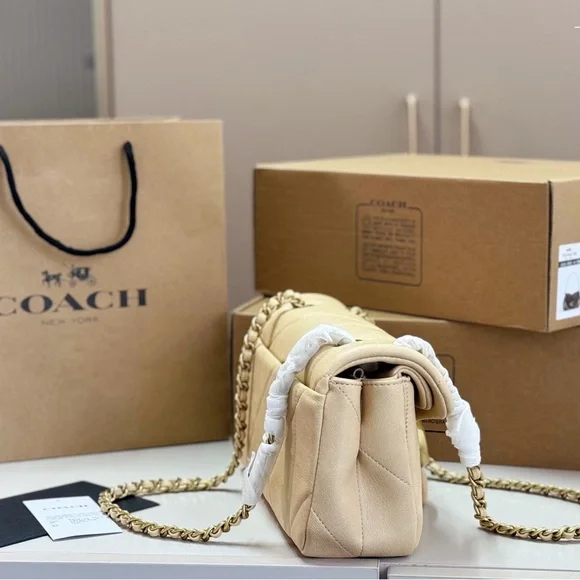 Coach Tabby 26 Handbags Shoulder Bags - Picture 3 of 8